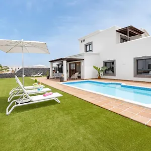 lanzarote-villa-zafiro-game-room-16.in-canary-islands.com/