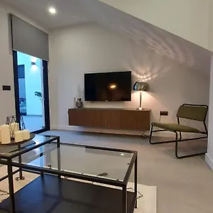apartamento-golddem-mercedes.hotelsinnerja.org/